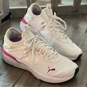 Puma Amare Running Athletic Shoes Large Logo White Accent Lightweight Size 9.5